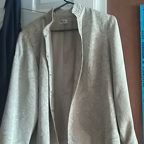 Coat - Picture 2 of 4